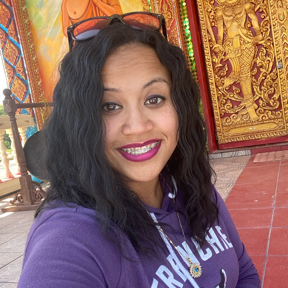 Meet your Posher, Lenola